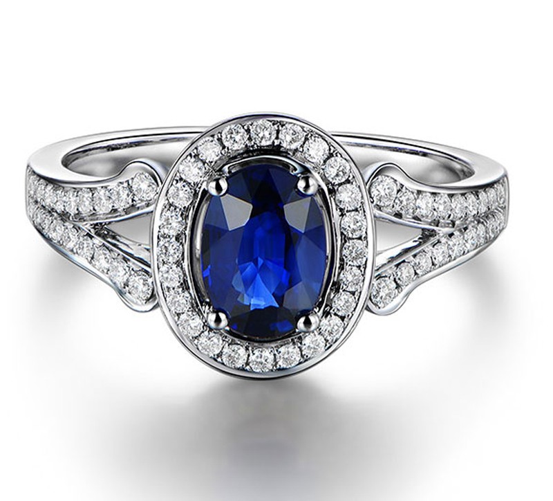 Anel Safira Azul Oval com Diamantes