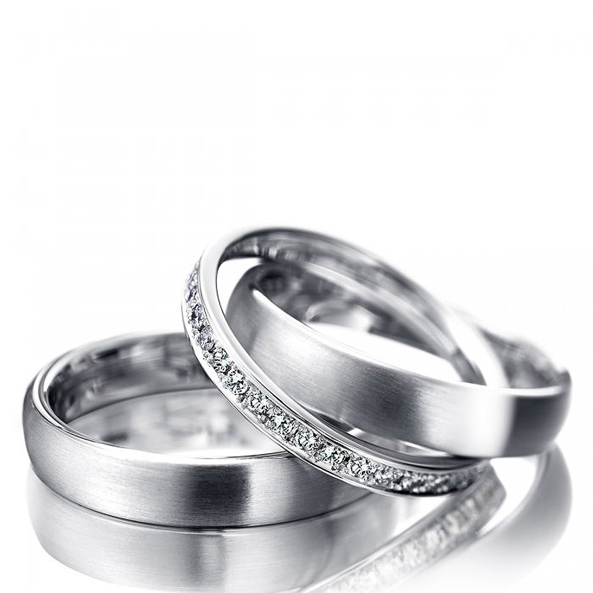 Alian�a Tradicional Fina Solta com Diamantes de Casamento e Noivado