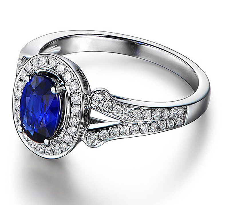 Anel Safira Azul Oval com Diamantes